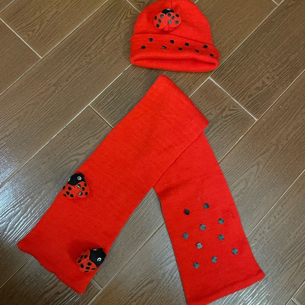Youth Kidorable Ladybug Embellished Beanie and scarf set red with black dots - Picture 3 of 12